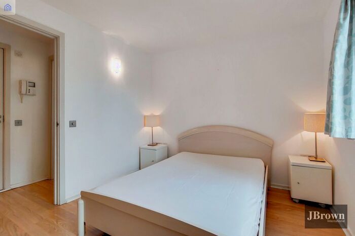 1 Bedroom Flat To Rent In Seacon Tower, London, E14