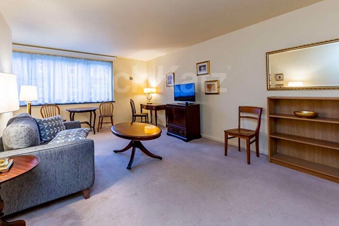 Flat To Rent In Cumberland Terrace Mews, Regents Park, NW1