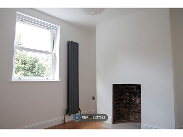 2 Bedroom Flat To Rent In Cornwall Road, London, N4