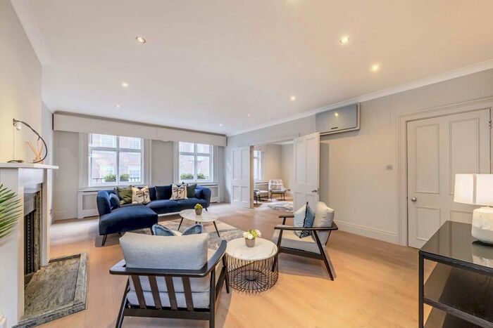 3 Bedroom Flat To Rent In Upper Grosvenor Street, London, W1K