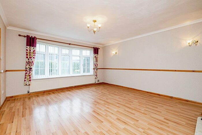 2 Bedroom Detached Bungalow For Sale In Dellfield Avenue, Lincoln, LN6