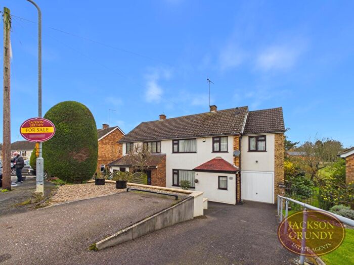 4 Bedroom Semi Detached House For Sale In Parkfield Road, Long Buckby, NN6