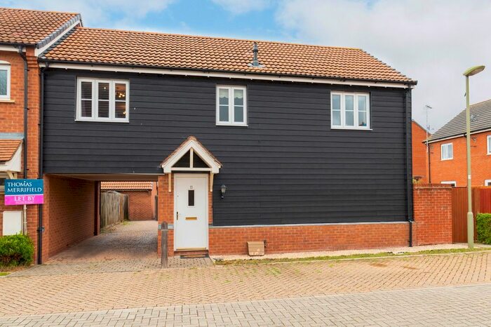 2 Bedroom Flat To Rent In Rookery Court, Didcot OX11