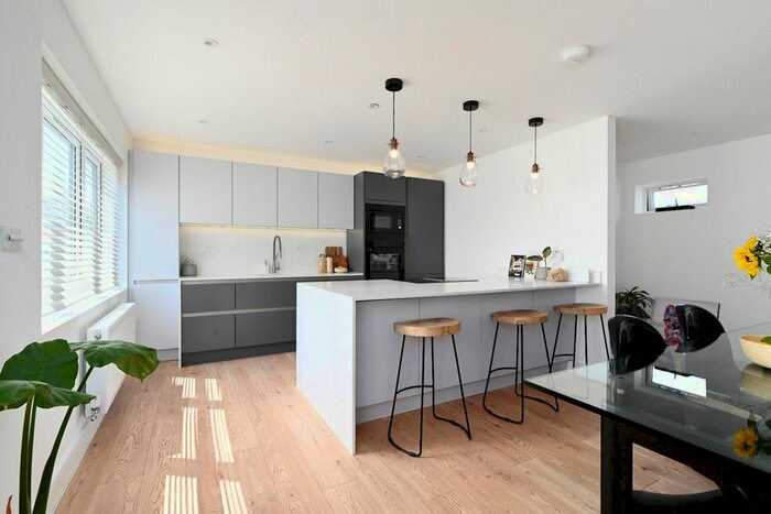 3 Bedroom Detached House To Rent In Chepbourne Road, Bexhill-On-Sea, TN40