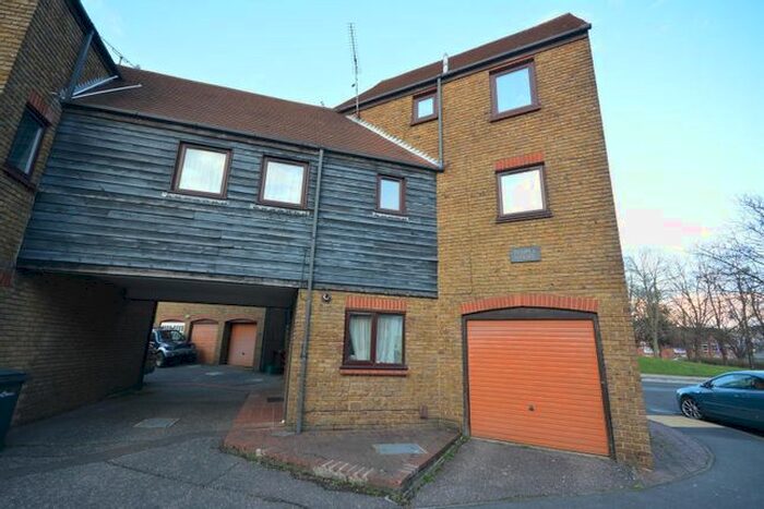 1 Bedroom Detached House To Rent In Temple Court, Rochford Road, CM2