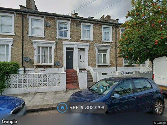 Studio To Rent In Askew, London, W12