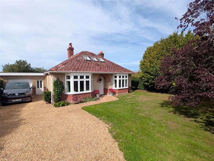 4 Bedroom Detached Bungalow For Sale In Idmiston Road, Porton, Salisbury, SP4