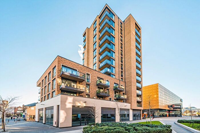 2 Bedroom Flat For Sale In Smithy Lane, Hounslow, TW3