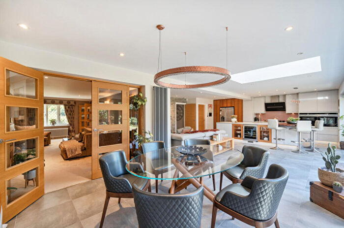 5 Bedroom Detached House For Sale In Waterperry Lane, Chobham, Woking, GU24