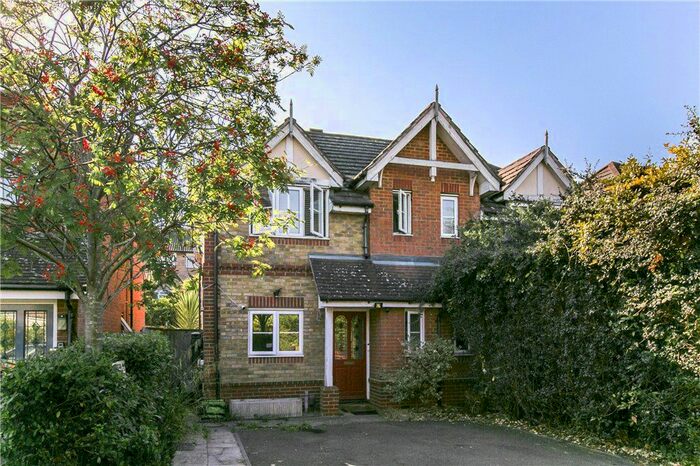 3 Bedroom End Of Terrace House To Rent In Shelburne Drive, Whitton, Hounslow, TW4