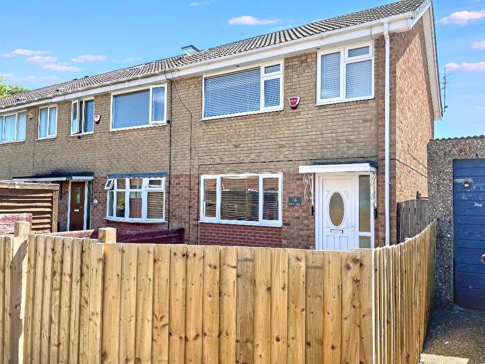 3 Bedroom End Of Terrace House For Sale In Ridsdale, Hull, HU7