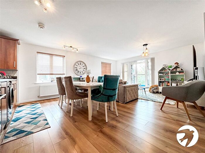 2 Bedroom Flat To Rent In Stone House Lane, Dartford, Kent, DA2