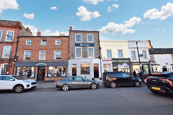 1 Bedroom Flat To Rent In Cornmarket, Thame, OX9