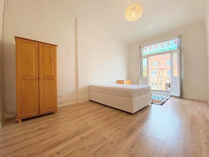 Studio To Rent In Parsifal Road, West Hampstead, London, NW6