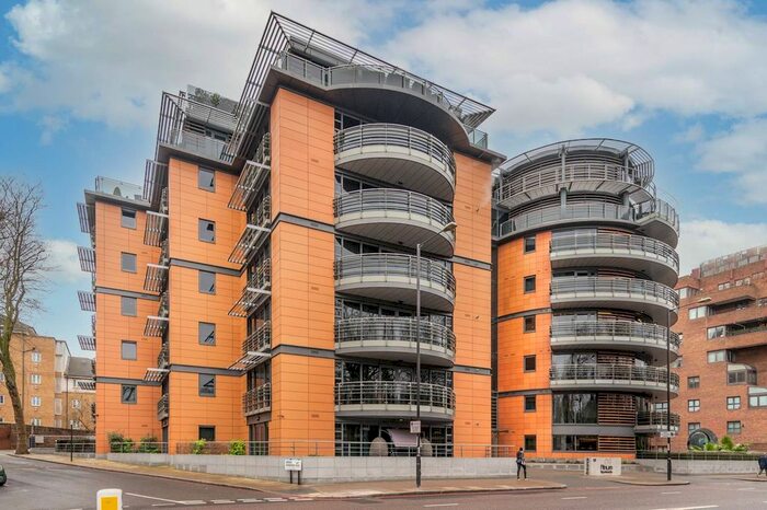 2 Bedroom Flat To Rent In Park Road, St John's Wood, London, NW8