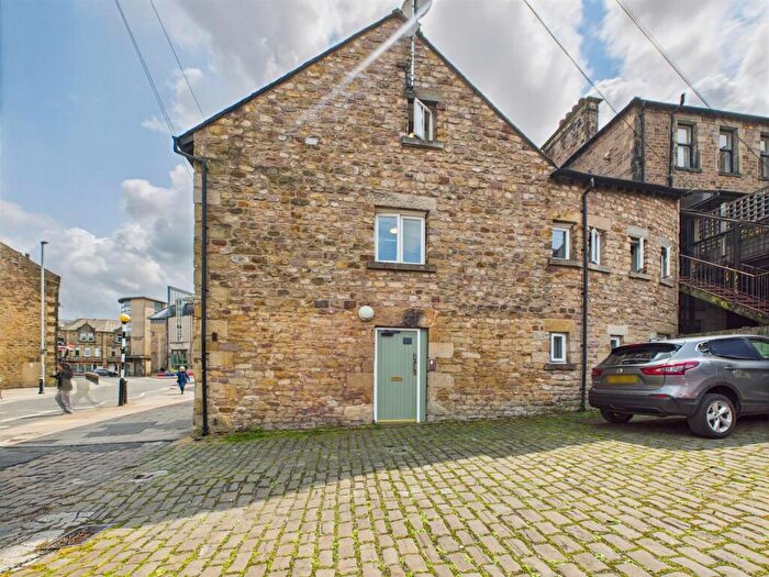 5 Bedroom Apartment For Sale In Damside Street, Lancaster, LA1