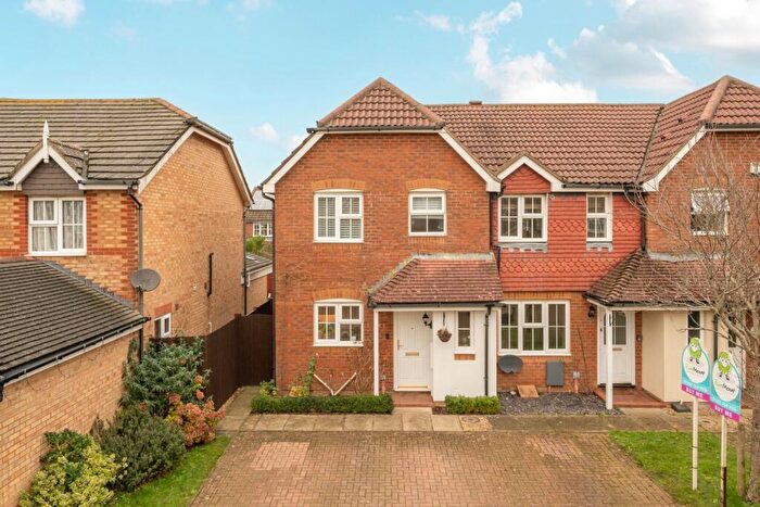 3 Bedroom End Of Terrace House For Sale In Stempe Close, Hawkinge, CT18