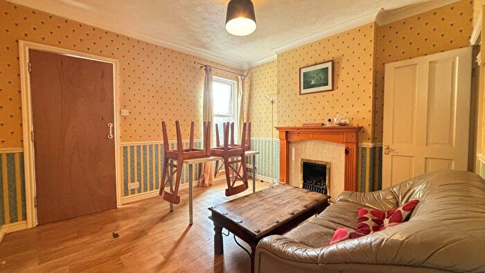 1 Bedroom Property To Rent In Walnut Tree Close, Guildford, GU1