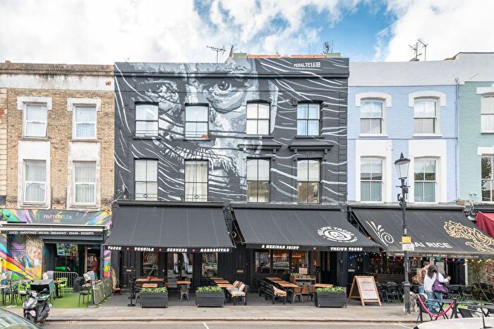 3 Bedroom Flat For Sale In Portobello Road, Portobello, London, W10