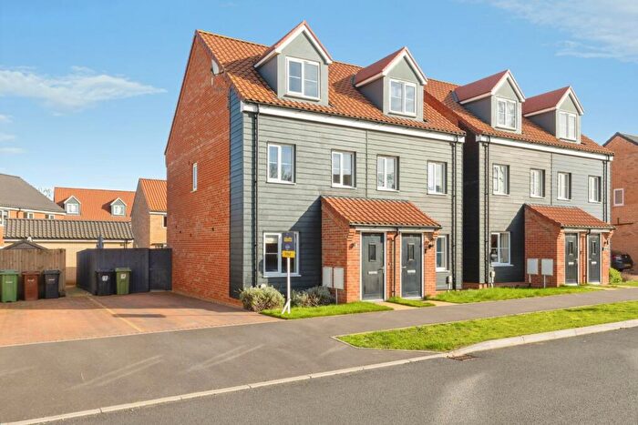 3 Bedroom Semi Detached House For Sale In Briggs Mead, Wymondham, Norfolk, NR18