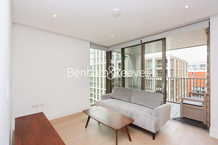 2 Bedroom Apartment To Rent In Palmer Road, London, SW11
