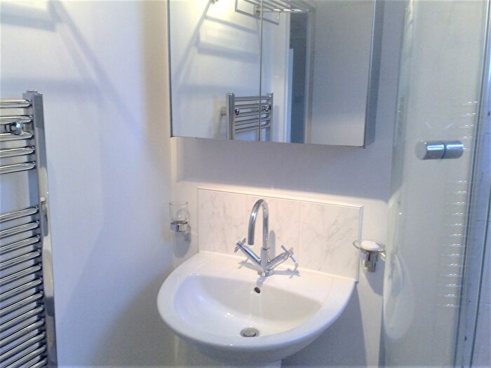 2 Bedroom Flat To Rent In Dunwood Court, Boyn Valley Road, SL6
