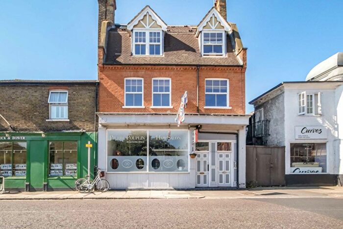 2 Bedroom Flat To Rent In Station Road, Hampton, TW12