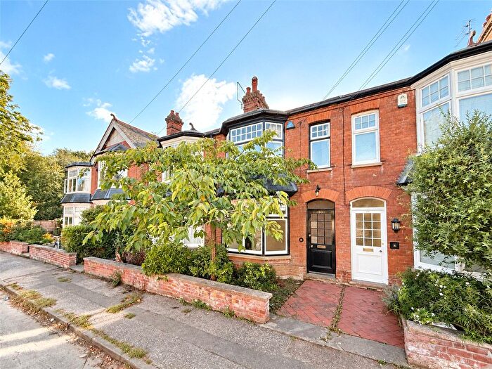 4 Bedroom Terraced House For Sale In Owlstone Road, Cambridge, CB3