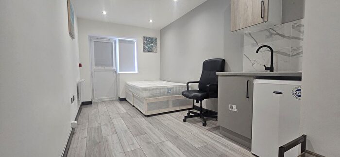 Studio To Rent In Coniston Avenue, Perivale, UB6