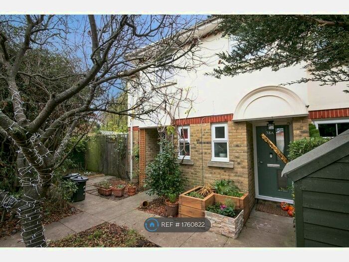 2 Bedroom Semi-Detached House To Rent In Lydden Grove, Wandsworth, SW18