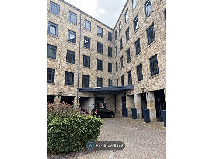 2 Bedroom Flat To Rent In Firth St, Huddersfield, HD1