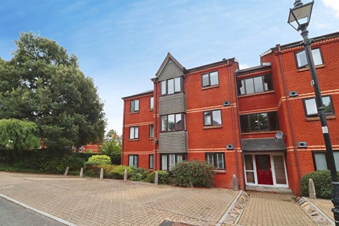 2 Bedroom Flat For Sale In Mariners Heights, Penarth, CF64