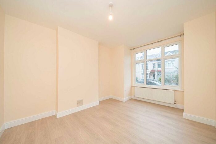 3 Bedroom Property To Rent In Gassiot Road, Tooting, SW17