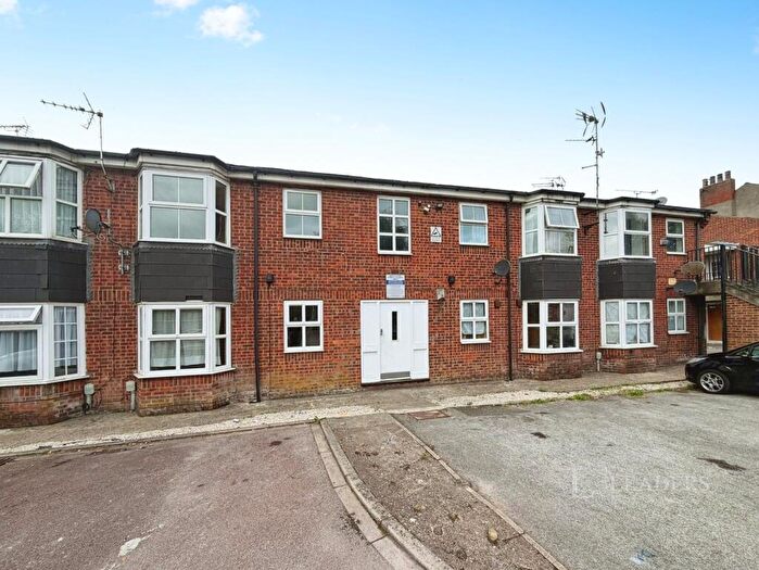 1 Bedroom Flat To Rent In Beech Close, Hull, East Riding Of Yorkshi, HU3