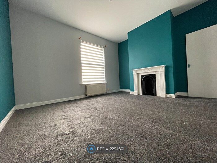 4 Bedroom Terraced House To Rent In Southfield Mount, Armley, Leeds, LS12