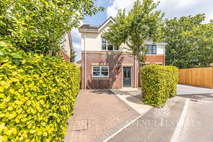 3 Bedroom Detached House For Sale In Columbia Gardens, Bournemouth, Bournemouth Christchurch Poole, BH10