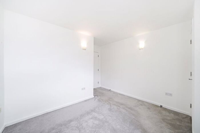 2 Bedroom Flat To Rent In Albert Road, London, E16