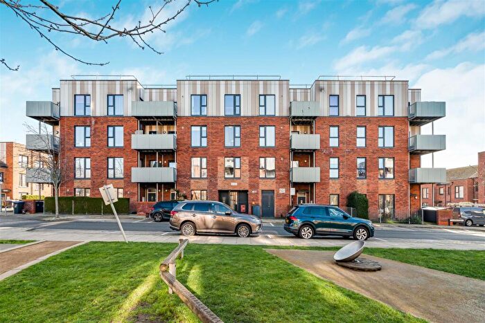 2 Bedroom Flat For Sale In Canning Square, Enfield, EN1