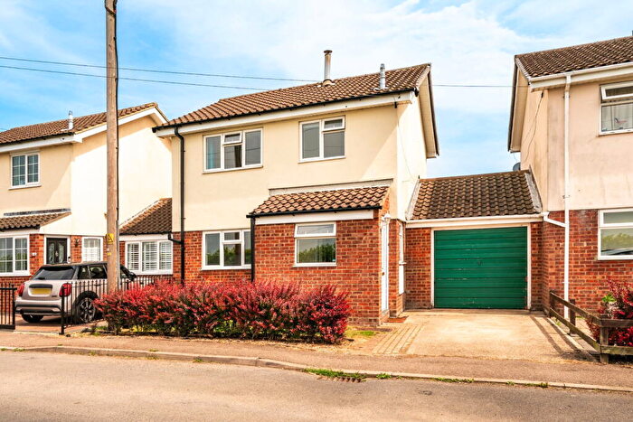 3 Bedroom Link Detached House For Sale In Keysoe Road, Thurleigh, Bedford, MK44