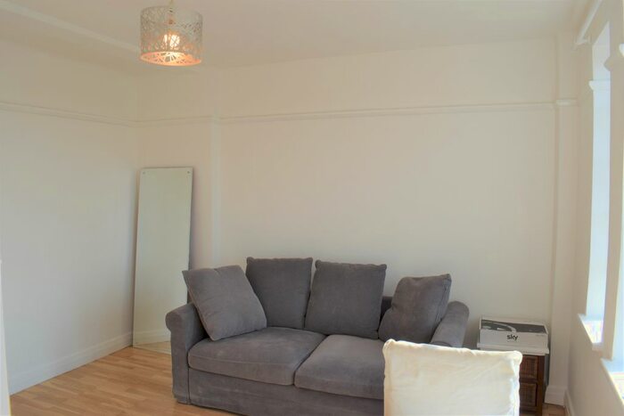 1 Bedroom Flat To Rent In Hatherley Grove, Bayswater, W2