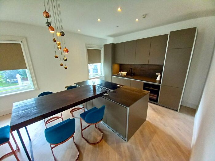 3 Bedroom Flat To Rent In Cathedral Yard, City Bank Cathedral Yard, EX1