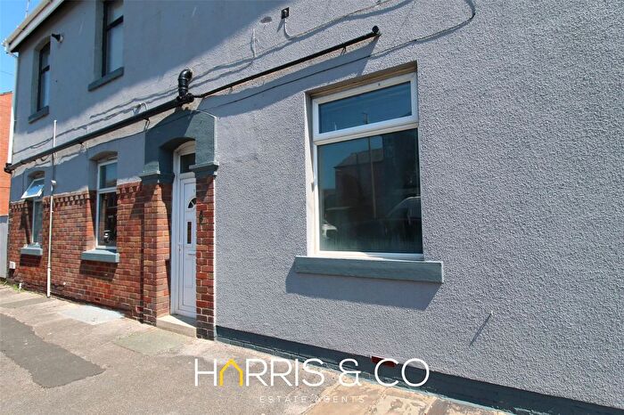 2 Bedroom Flat For Sale In Mount Street, Fleetwood, Lancashire, FY7
