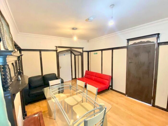 1 Bedroom Town House To Rent In Portland Road, Birmingham, B16