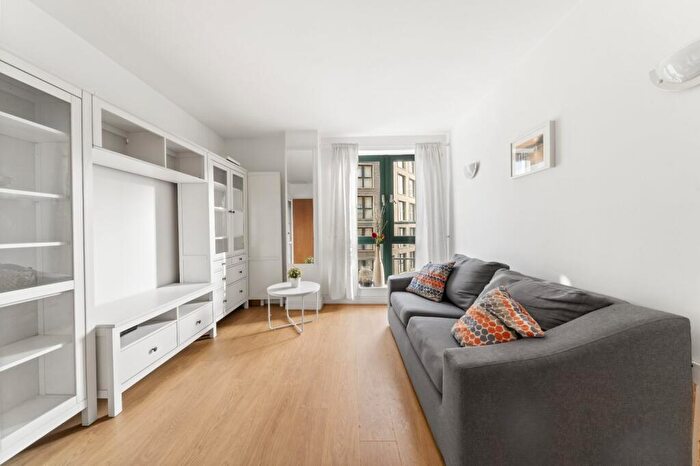 2 Bedroom Flat To Rent In Londinium Tower, Mansell Street, E1