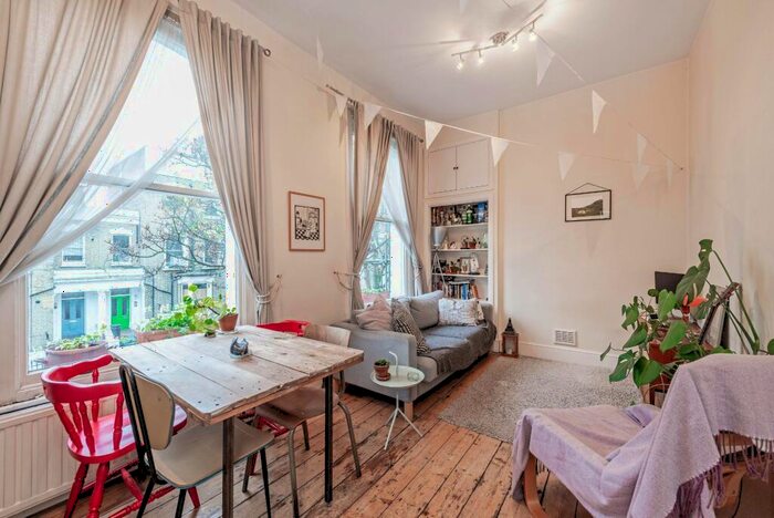 1 Bedroom Apartment To Rent In Grosvenor Avenue, Highbury, London, London, N5