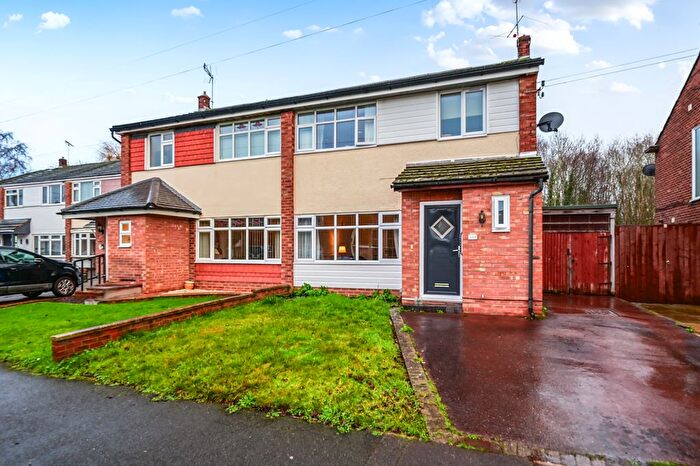 3 Bedroom Semi Detached House For Sale In Cheyne Way, Farnborough, GU14