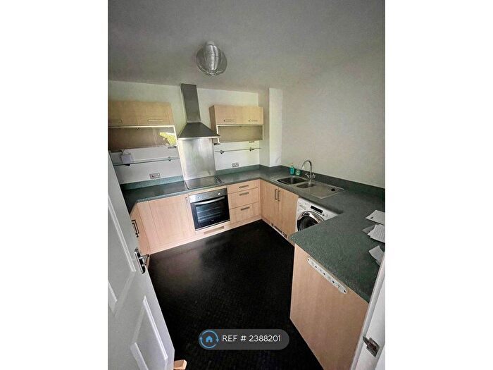 2 Bedroom Flat To Rent In Gisors Road, Southsea, PO4