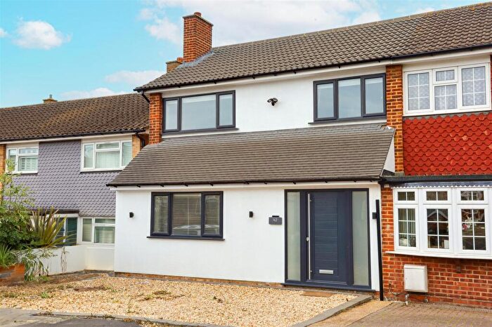 3 Bedroom House To Rent In Hilltop Close, Cheshunt, EN7