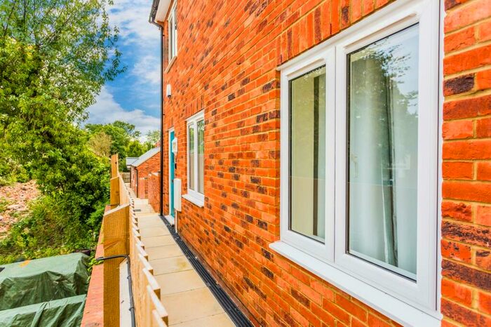 1 Bedroom Maisonette To Rent In Market Square, Buckingham, Buckinghamshire, MK18