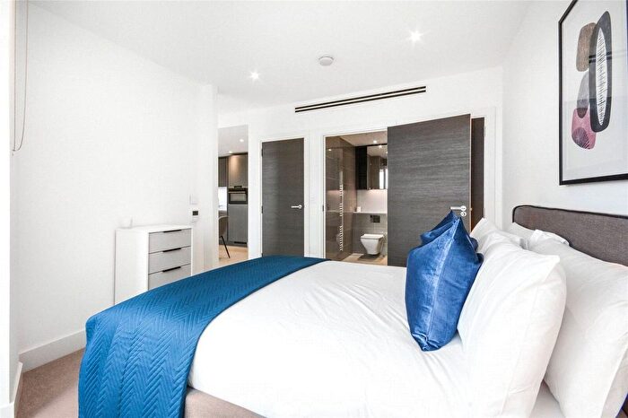 Studio To Rent In St George's Circus, Elephant And Castle, London, SE1